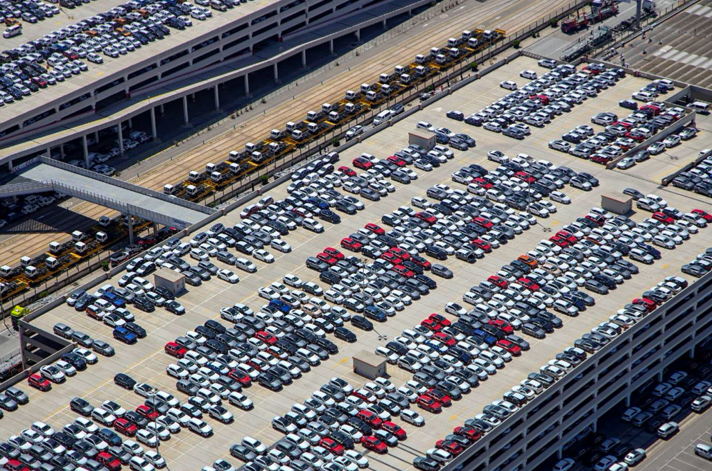 el tráfico de mercancías del port de barcelona supera los 55 millones de toneladas hasta octubre